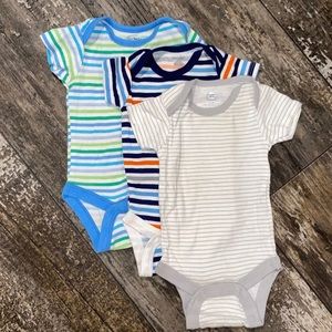 Set of 3 striped onsies